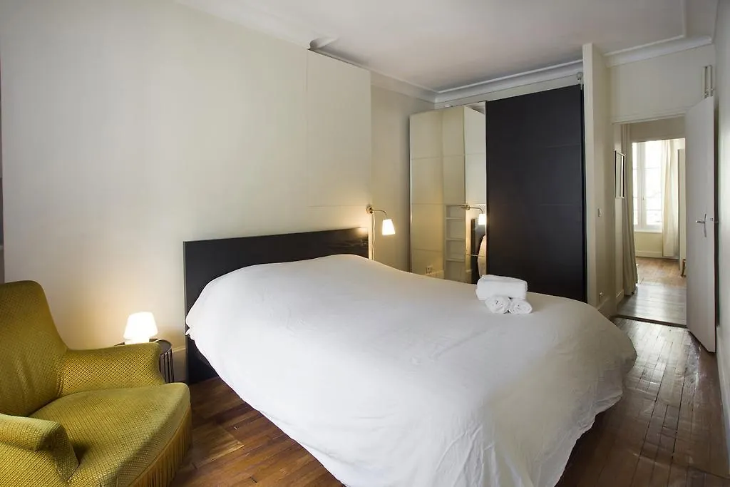 Apartment Folie Mericourt Paris France
